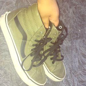 Vans olive green high tops 🐸